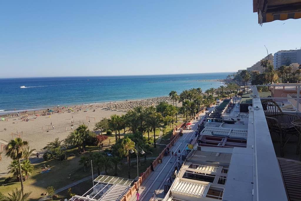 021 - Wonderful Beachfront Apartment With Stunning Sea Views Benalmádena Exteriör bild