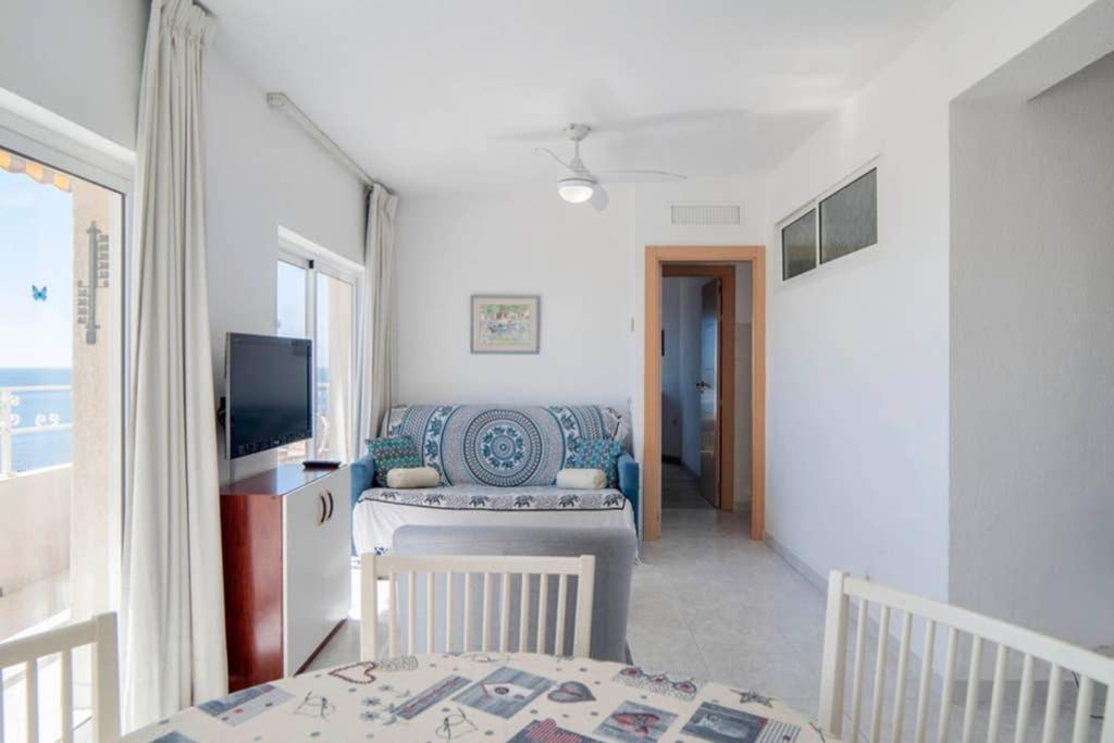 021 - Wonderful Beachfront Apartment With Stunning Sea Views Benalmádena Exteriör bild